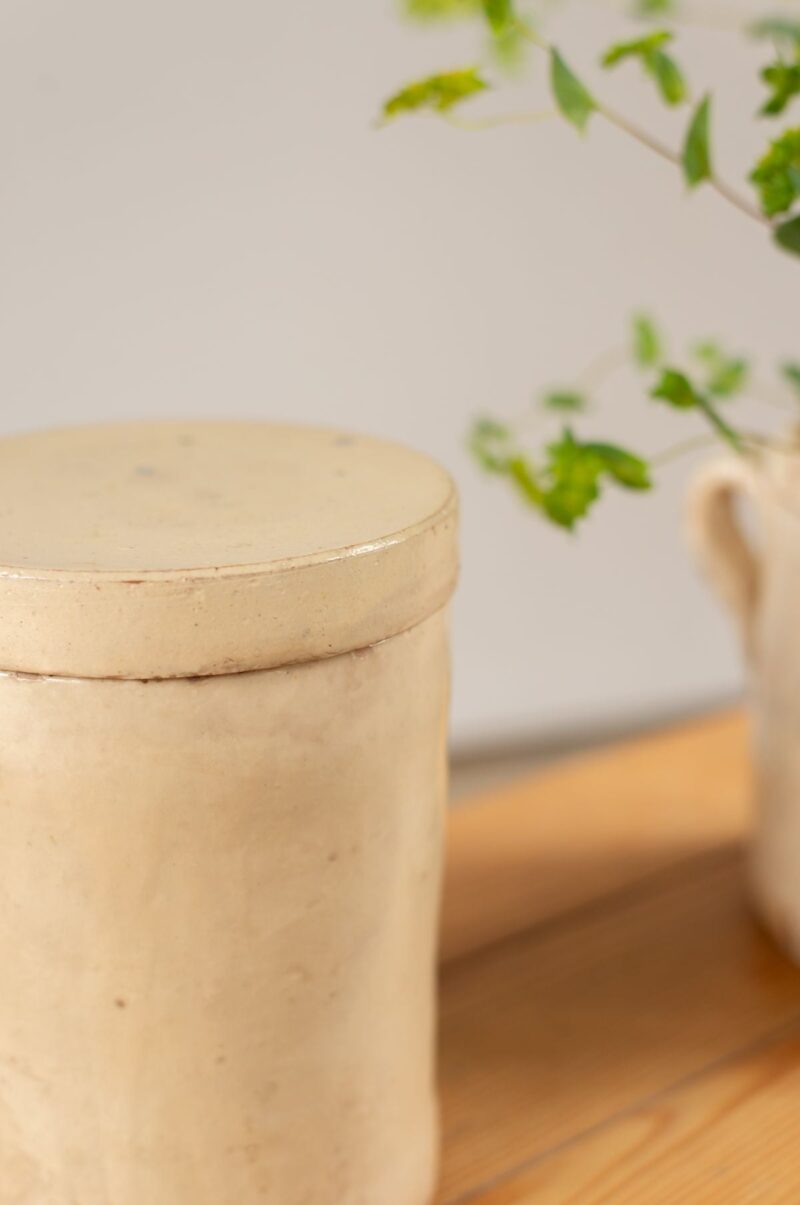 Liloh 19th-Century Cream Glazed Italian Storage Pot with Lid – c.1880 - Image 3