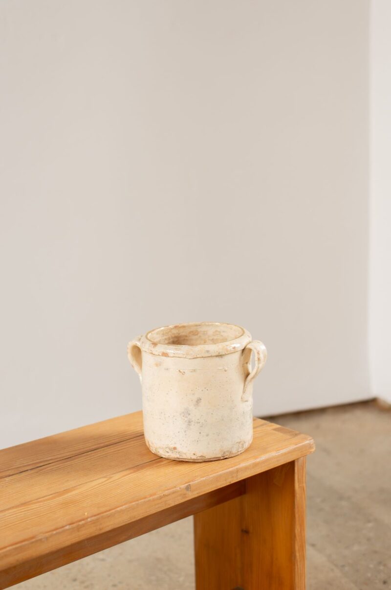 Liloh 19th-Century Off-White Italian Glazed Storage Pot with Handle – c.1880