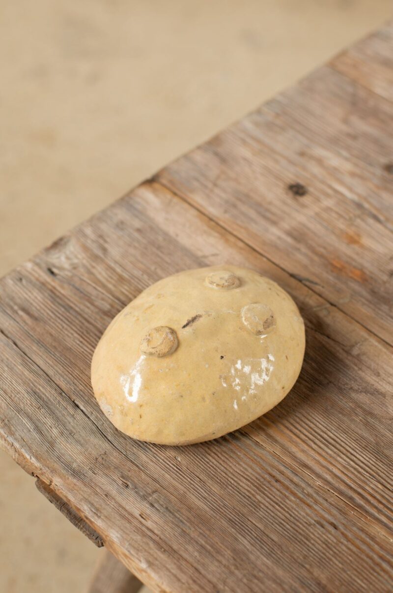 Liloh 19th-Century Italian Glazed Ceramic Quince Jelly Mould – Cherub Design - Image 2