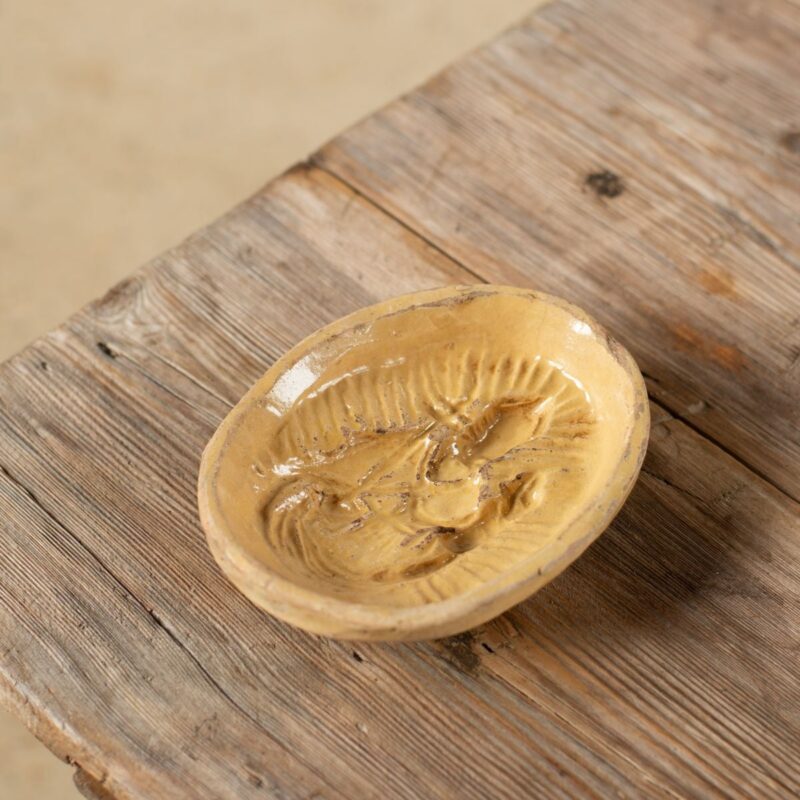 Liloh 19th-Century Italian Glazed Ceramic Quince Jelly Mould – King Figure Design