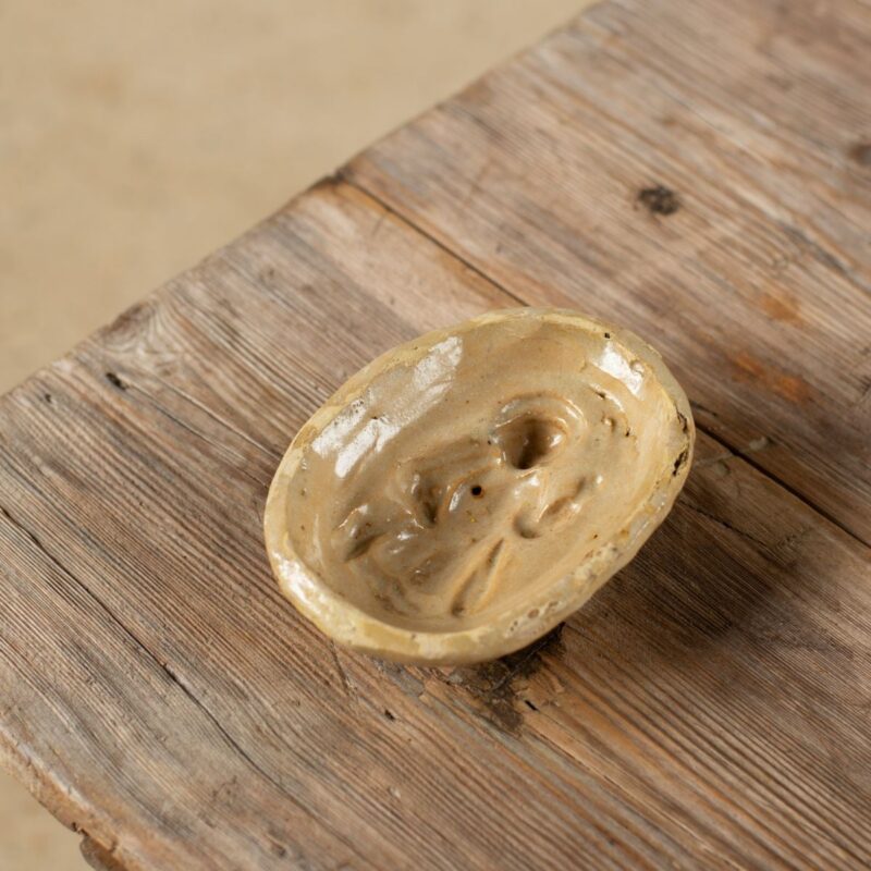 Liloh 19th-Century Italian Glazed Ceramic Quince Jelly Mould – Simple Figure