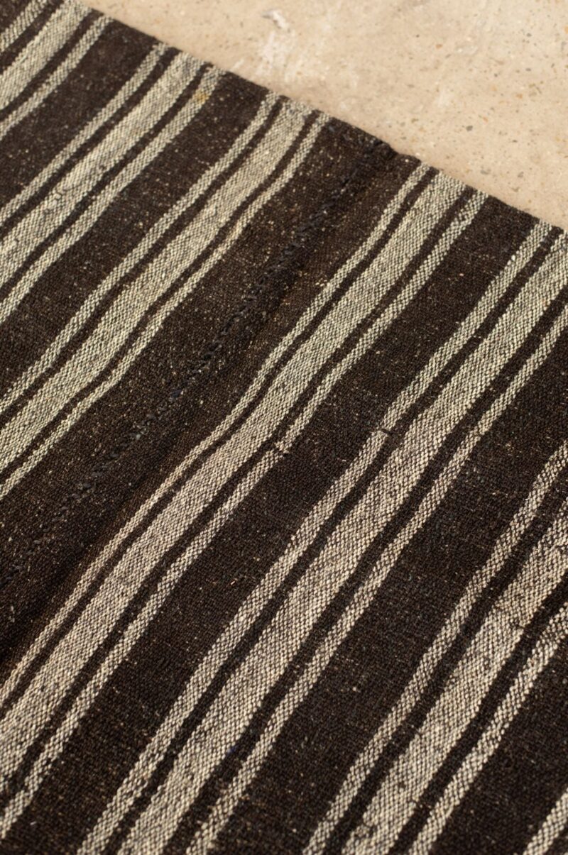 Liloh Vintage Goathair & Wool Kilim Rug – Turkey c.1960 - Image 5